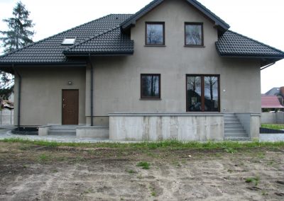 817